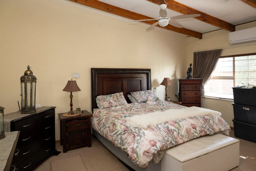 4 Bedroom Property for Sale in Ifafi North West
